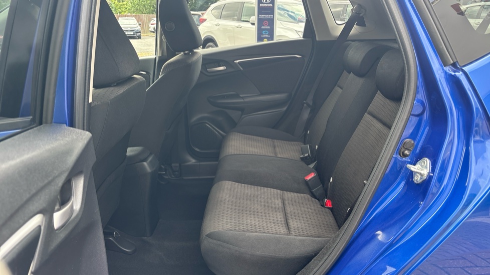 Honda Jazz 1.3 i-VTEC EX Navi 5dr Petrol Hatchback - Image 16