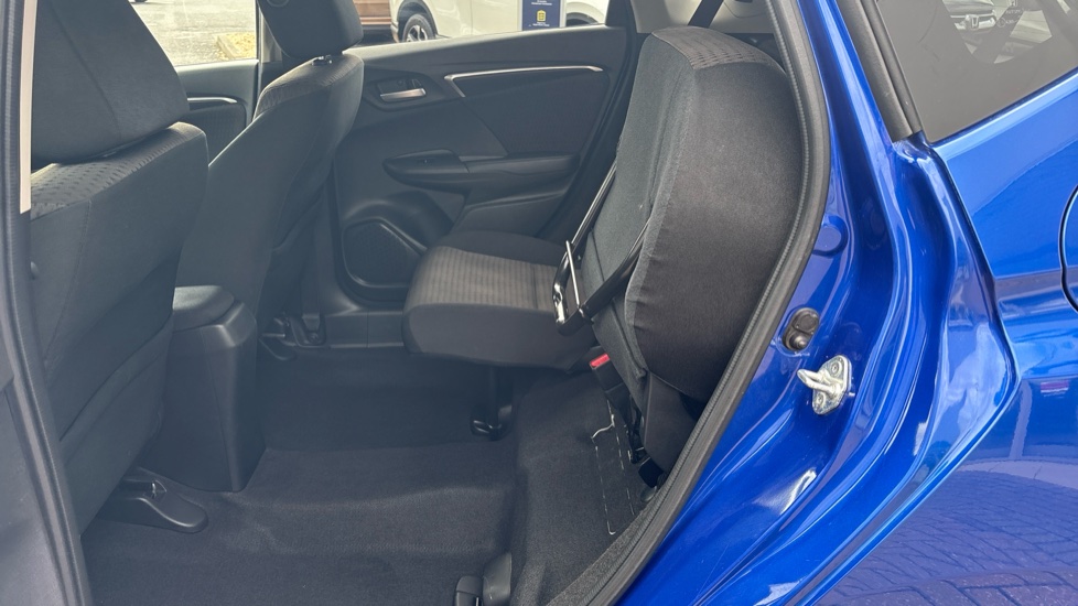 Honda Jazz 1.3 i-VTEC EX Navi 5dr Petrol Hatchback - Image 28