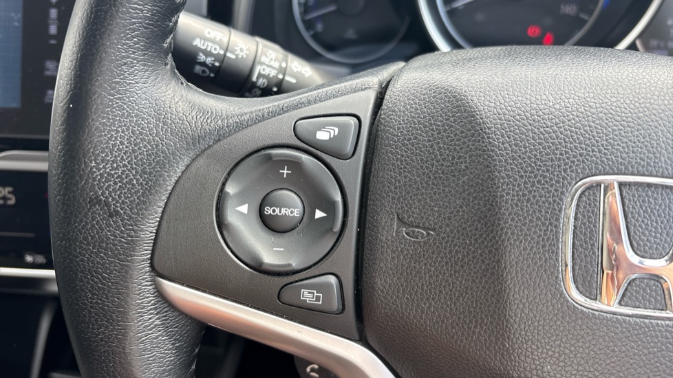 Honda Jazz 1.3 i-VTEC EX Navi 5dr Petrol Hatchback - Image 34