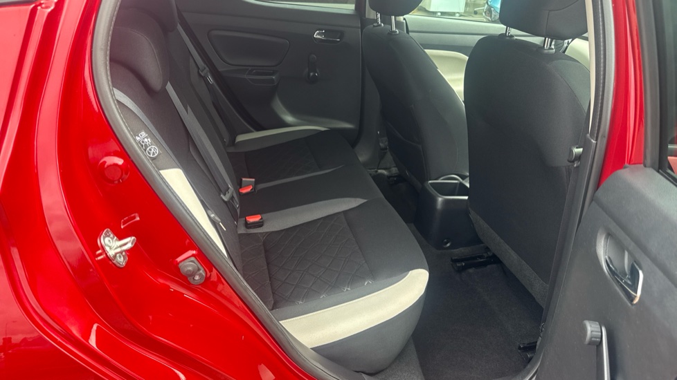 Nissan Micra 0.9 IG-T N-Connecta 5dr Petrol Hatchback - Image 28