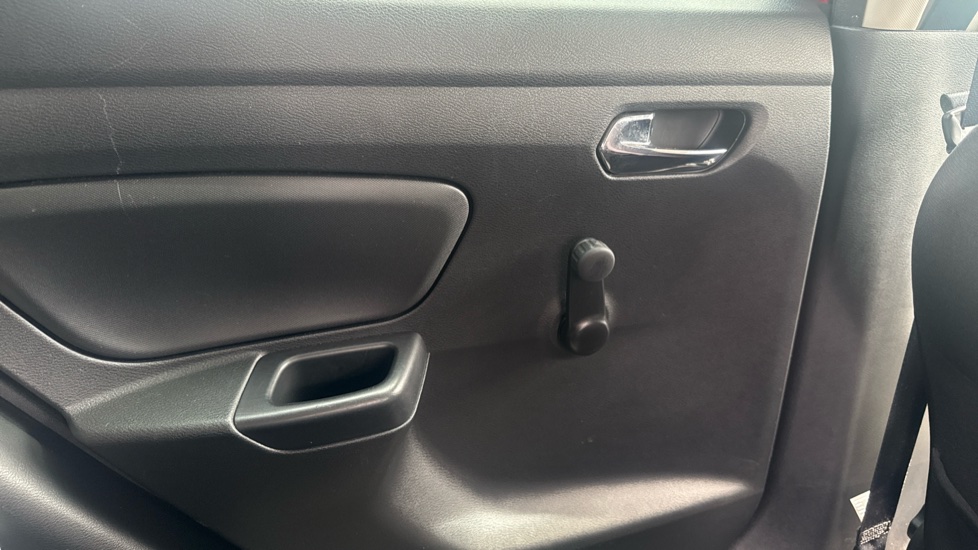 Nissan Micra 0.9 IG-T N-Connecta 5dr Petrol Hatchback - Image 29