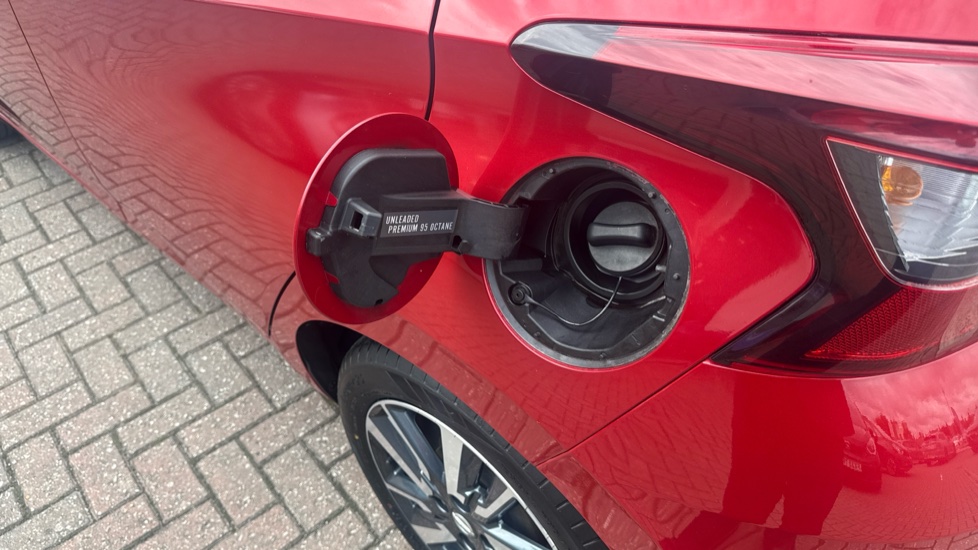 Nissan Micra 0.9 IG-T N-Connecta 5dr Petrol Hatchback - Image 31