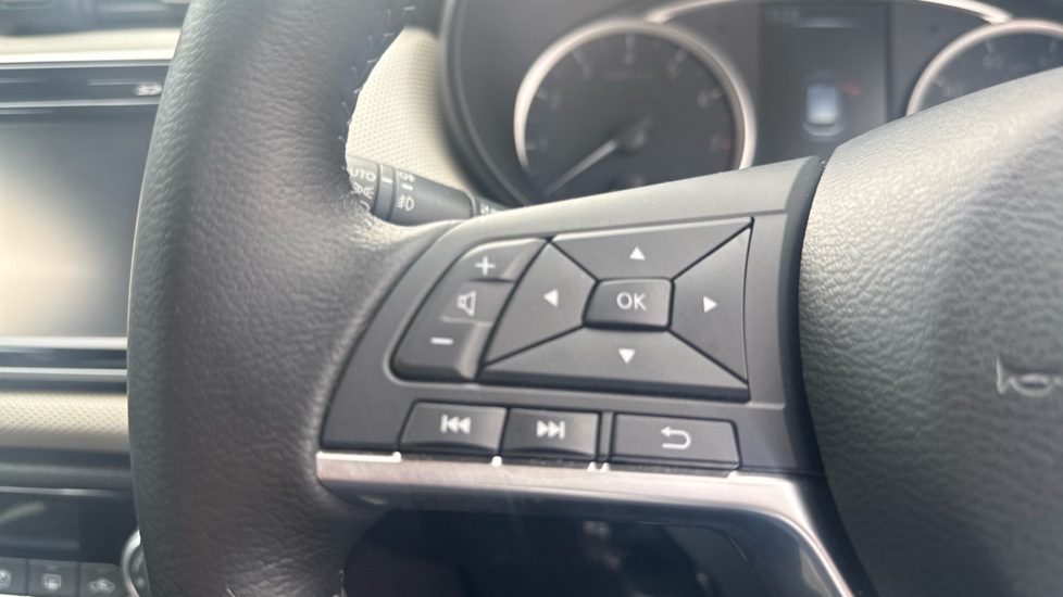 Nissan Micra 0.9 IG-T N-Connecta 5dr Petrol Hatchback - Image 37