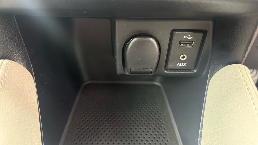 Nissan Micra 0.9 IG-T N-Connecta 5dr Petrol Hatchback - Image 39