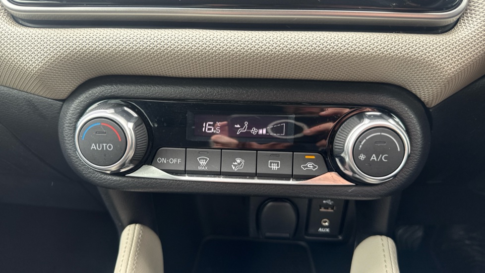 Nissan Micra 0.9 IG-T N-Connecta 5dr Petrol Hatchback - Image 41