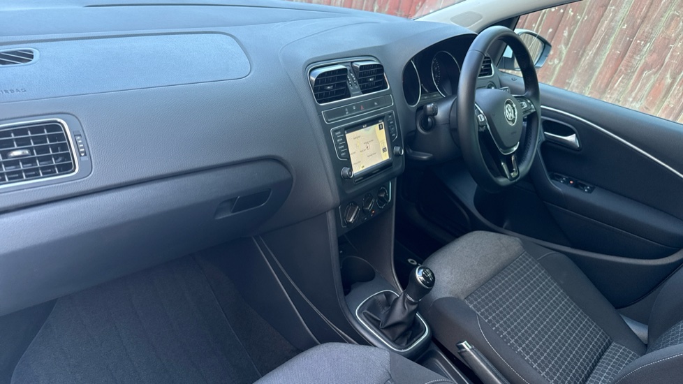 Volkswagen Polo 1.2 TSI Match 5dr Petrol Hatchback - Image 9