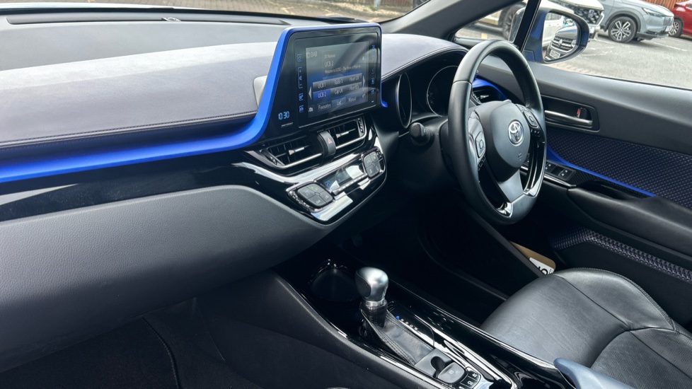 Toyota C-HR 1.8 Hybrid Dynamic 5dr CVT Hybrid Hatchback - Image 9