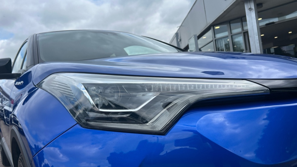 Toyota C-HR 1.8 Hybrid Dynamic 5dr CVT Hybrid Hatchback - Image 22