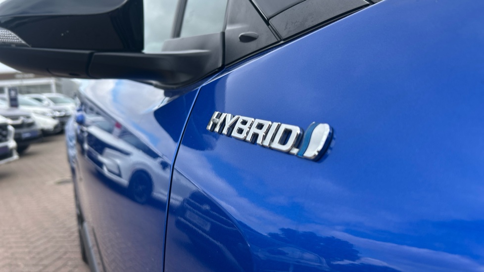 Toyota C-HR 1.8 Hybrid Dynamic 5dr CVT Hybrid Hatchback - Image 24
