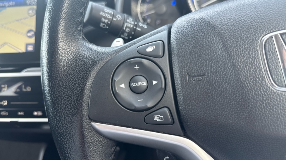 Honda Jazz 1.3 i-VTEC EX Navi 5dr CVT Petrol Hatchback - Image 32