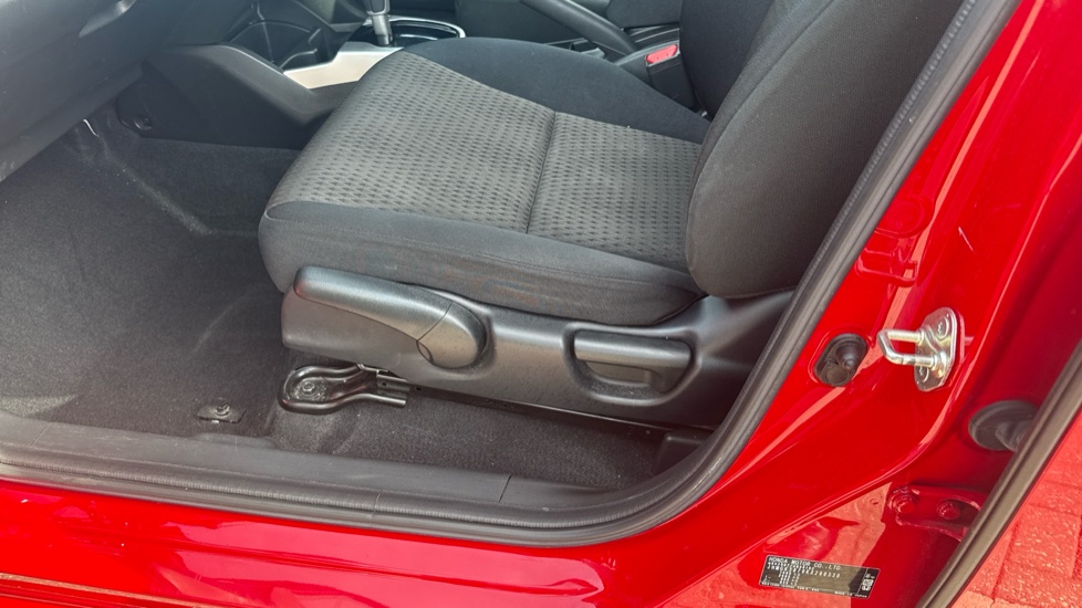 Honda Jazz 1.3 i-VTEC EX Navi 5dr CVT Petrol Hatchback - Image 45