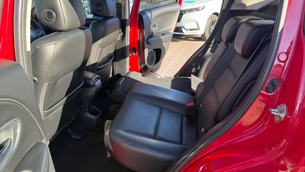 Honda HR-V 1.5 i-VTEC EX CVT 5dr Petrol Hatchback - Image 33