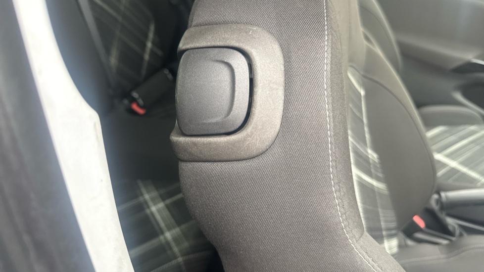 Vauxhall Corsa 1.4 Limited Edition 3dr Petrol Hatchback - Image 34