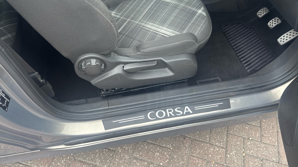 Vauxhall Corsa 1.4 Limited Edition 3dr Petrol Hatchback - Image 36