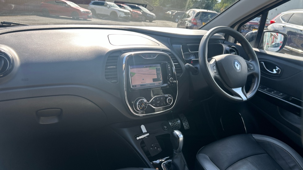 Renault Captur 1.2 TCE Signature Nav 5dr Auto Petrol Hatchback - Image 9