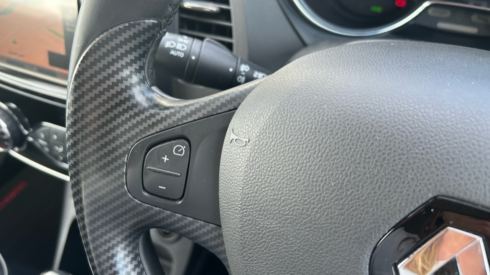 Renault Captur 1.2 TCE Signature Nav 5dr Auto Petrol Hatchback - Image 38