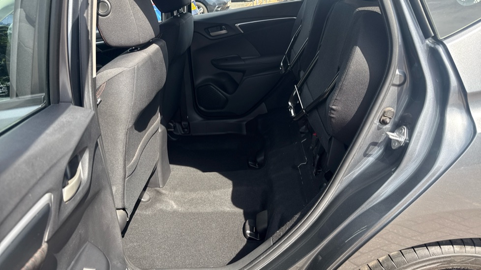 Honda Jazz 1.5 i-VTEC Sport 5dr Petrol Hatchback - Image 38
