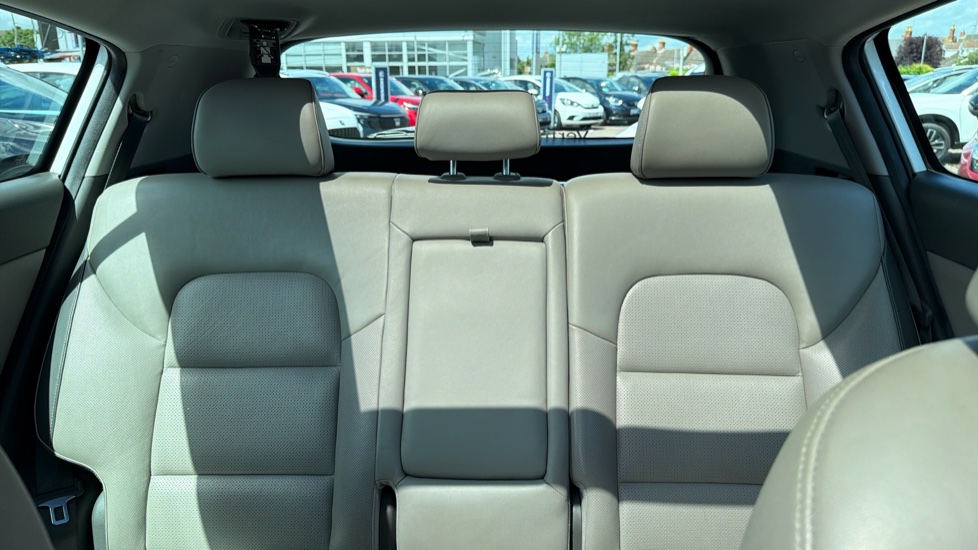 Kia Sportage 2.0 CRDi First Edition 5dr Auto [AWD] Diesel Estate - Image 15