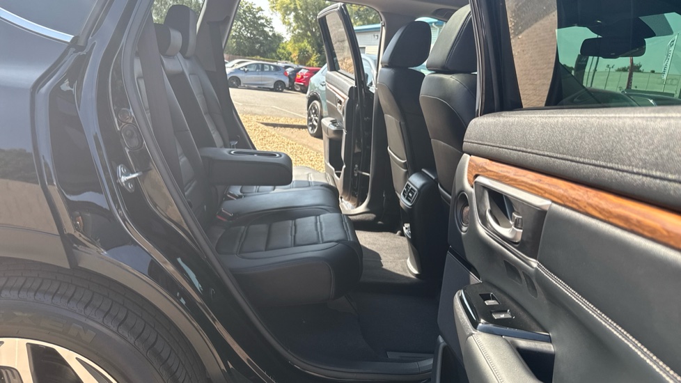Honda CR-V 1.5 VTEC Turbo EX 5dr Petrol Estate - Image 38