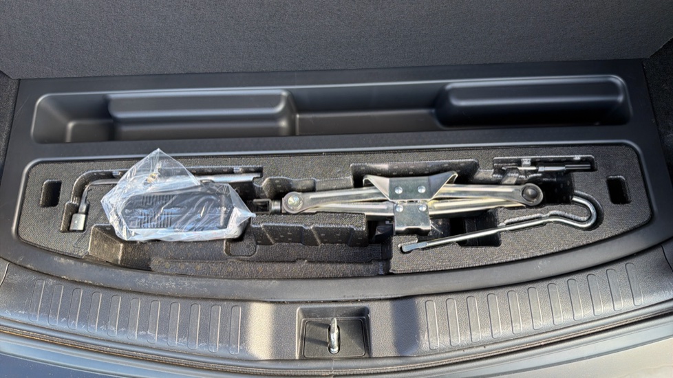Honda CR-V 2.0 i-MMD Hybrid SR  2WD 5dr eCVT Hybrid Estate - Image 33