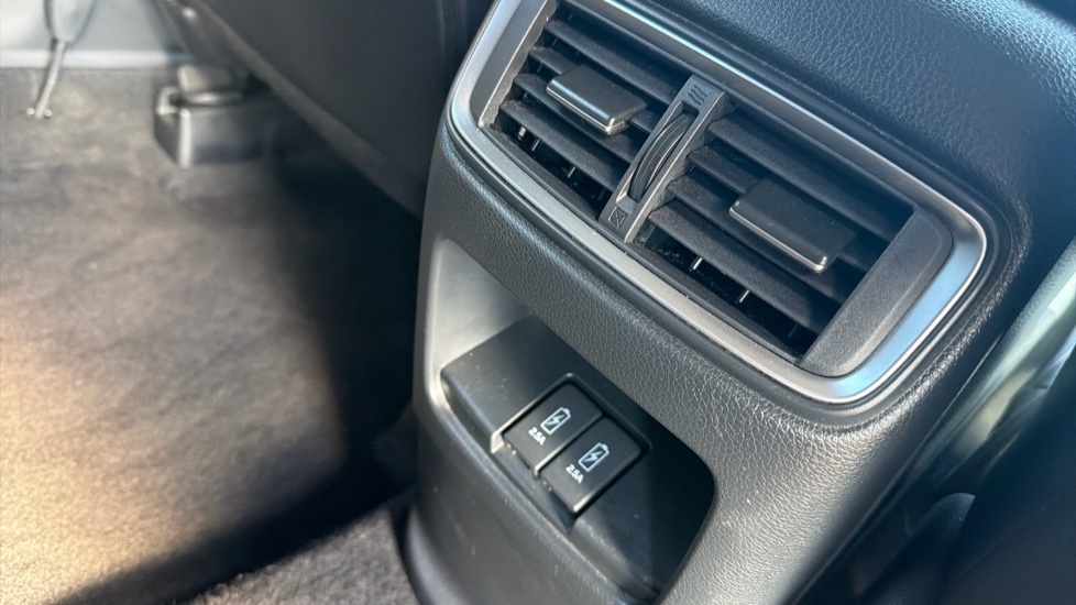 Honda CR-V 2.0 i-MMD Hybrid SR  2WD 5dr eCVT Hybrid Estate - Image 34