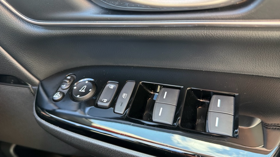 Honda CR-V 2.0 i-MMD Hybrid SR  2WD 5dr eCVT Hybrid Estate - Image 39