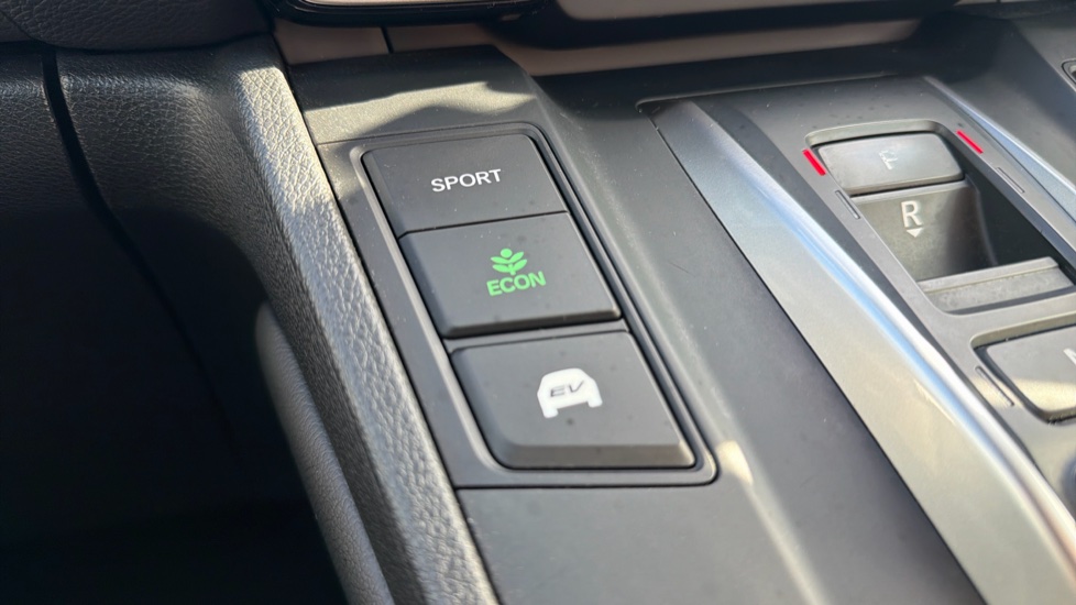 Honda CR-V 2.0 i-MMD Hybrid SR  2WD 5dr eCVT Hybrid Estate - Image 44