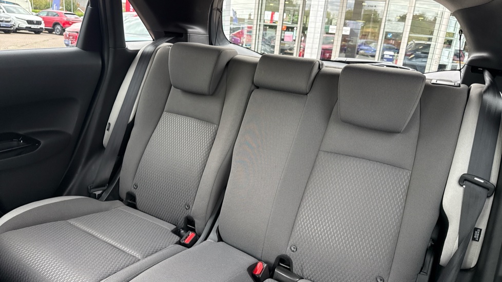Honda Jazz 1.5 i-MMD Hybrid Crosstar EX 5dr eCVT Hybrid Hatchback - Image 8