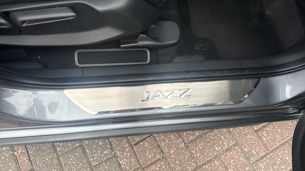 Honda Jazz 1.5 i-MMD Hybrid Crosstar EX 5dr eCVT Hybrid Hatchback - Image 28