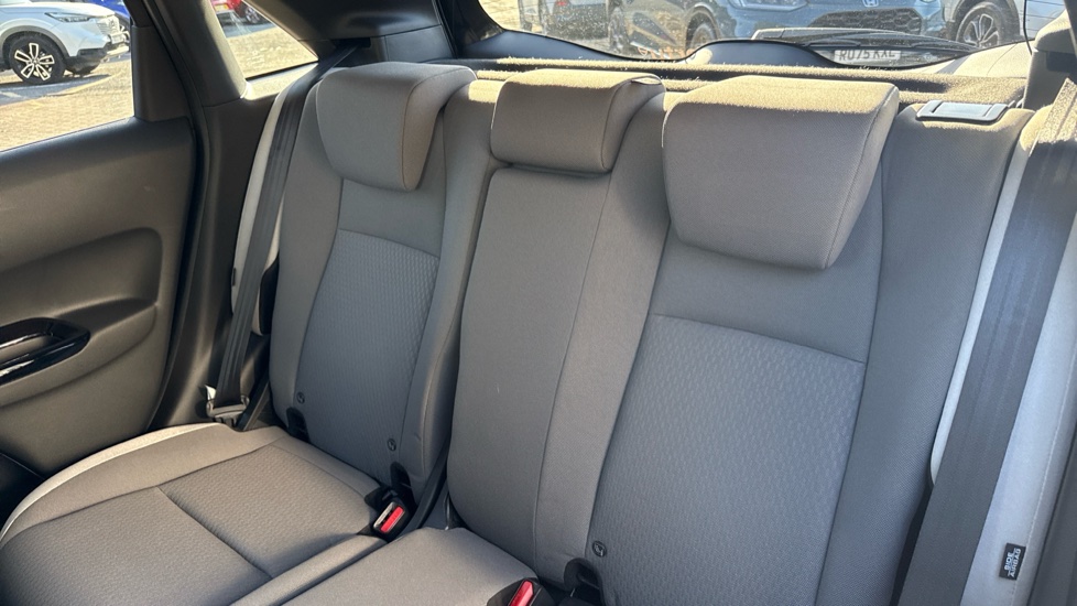 Honda Jazz 1.5 i-MMD Hybrid Crosstar EX 5dr eCVT Hybrid Hatchback - Image 8