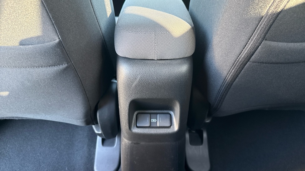 Honda Jazz 1.5 i-MMD Hybrid Crosstar EX 5dr eCVT Hybrid Hatchback - Image 28