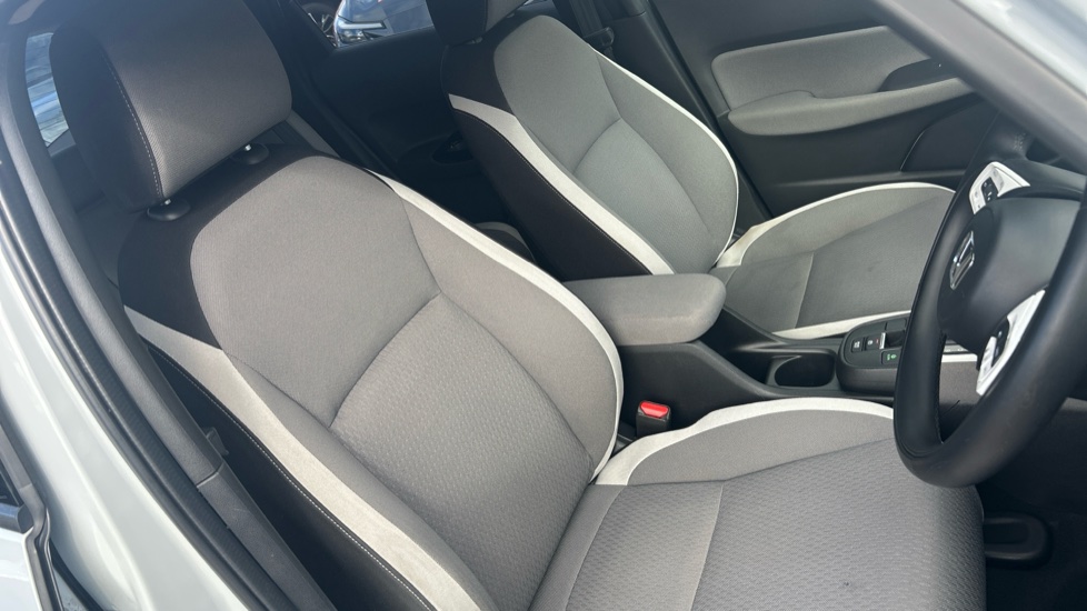 Honda Jazz 1.5 i-MMD Hybrid Crosstar EX 5dr eCVT Hybrid Hatchback - Image 24