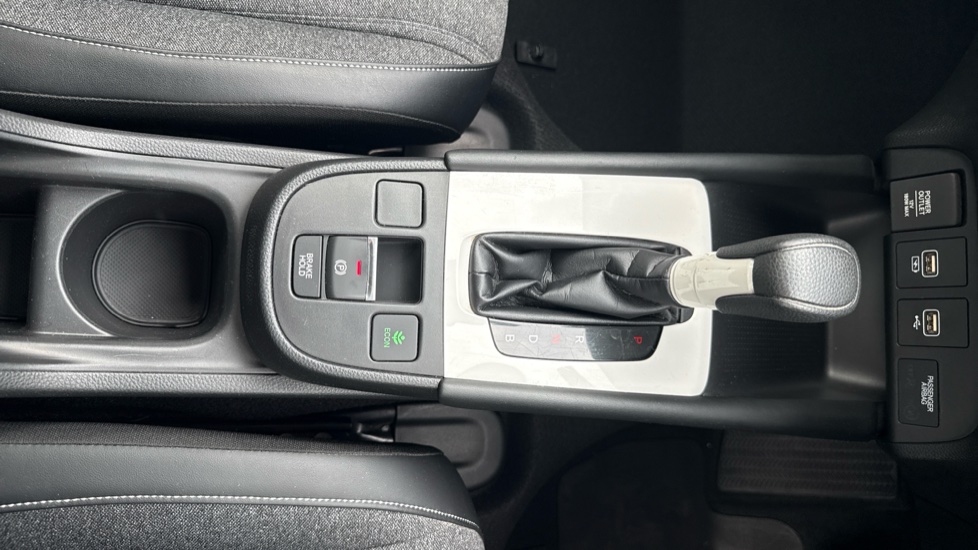 Honda Jazz 1.5 i-MMD Hybrid SR 5dr eCVT Hybrid Hatchback - Image 38
