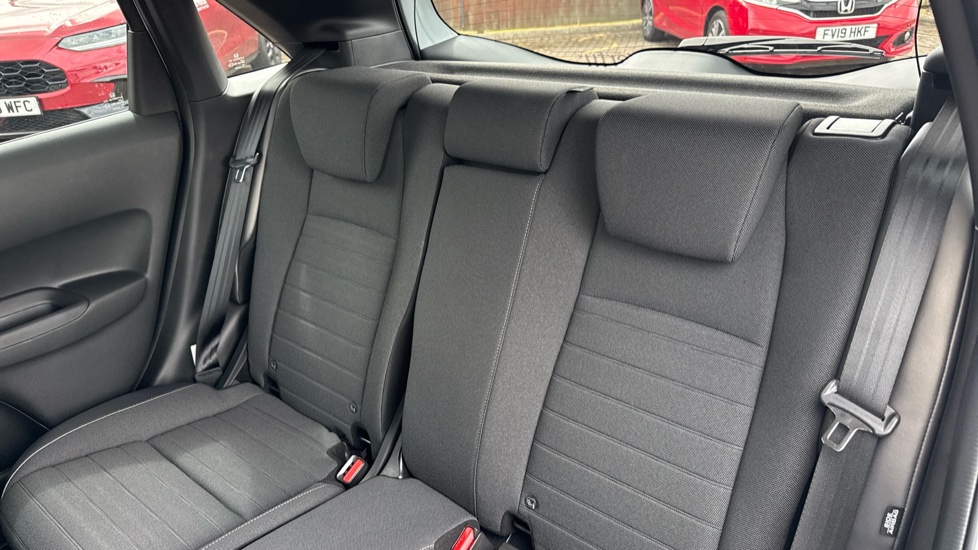Honda Jazz 1.5 i-MMD Hybrid Crosstar Advance 5dr eCVT Hybrid Hatchback - Image 8