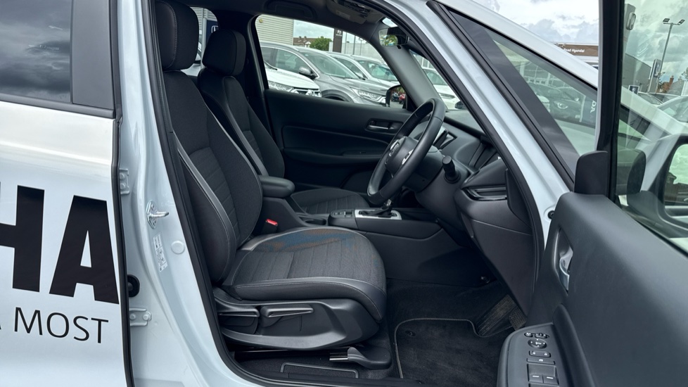 Honda Jazz 1.5 i-MMD Hybrid Crosstar Advance 5dr eCVT Hybrid Hatchback - Image 35