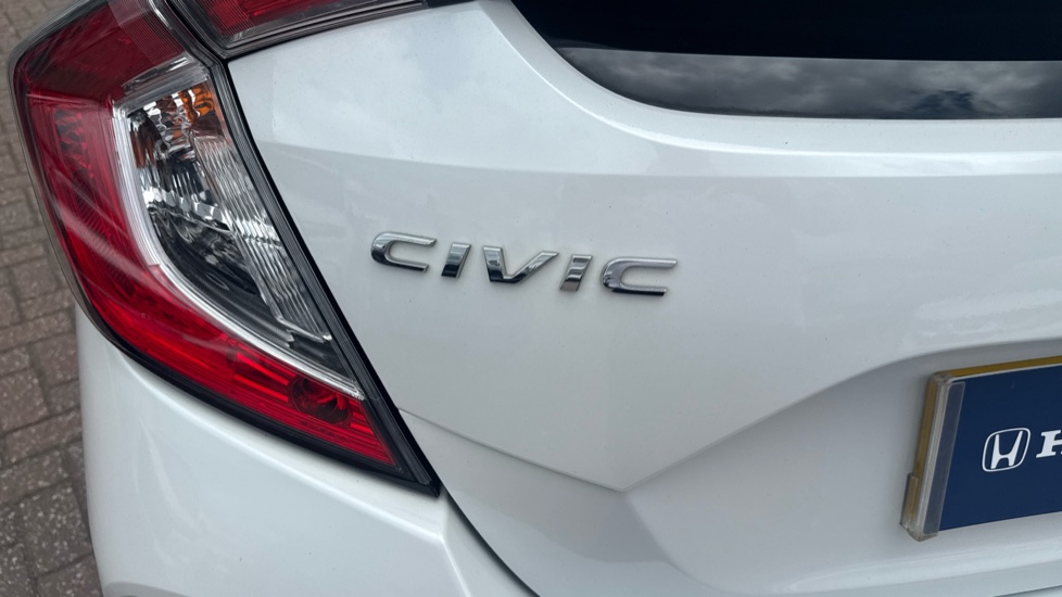 Honda Civic 1.0 VTEC Turbo 126 SR 5dr Petrol Hatchback - Image 19