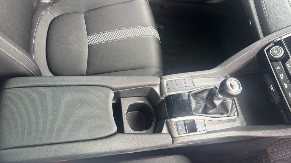 Honda Civic 1.0 VTEC Turbo 126 SR 5dr Petrol Hatchback - Image 33