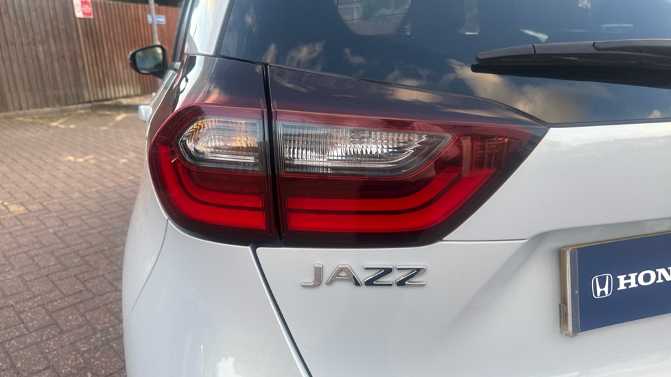 Honda Jazz 1.5 i-MMD Hybrid Advance 5dr eCVT Hybrid Hatchback - Image 19
