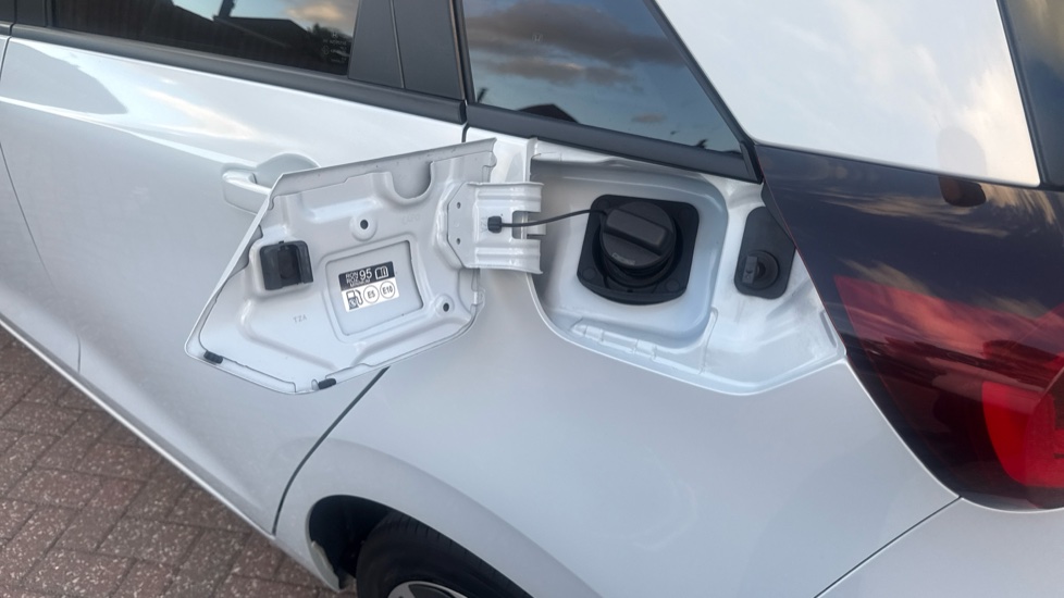 Honda Jazz 1.5 i-MMD Hybrid Advance 5dr eCVT Hybrid Hatchback - Image 22