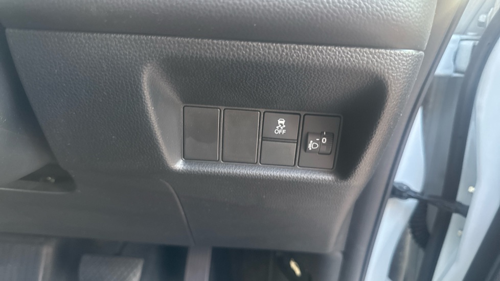 Honda Jazz 1.5 i-MMD Hybrid Advance 5dr eCVT Hybrid Hatchback - Image 32