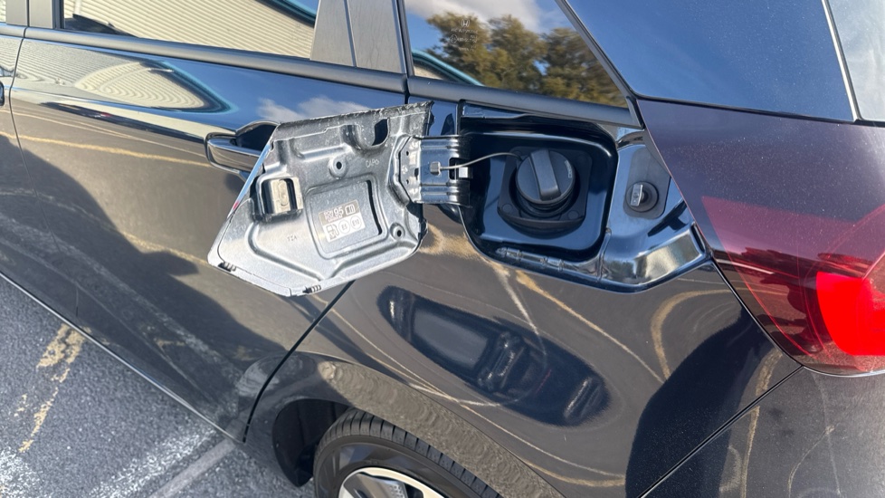 Honda Jazz 1.5 i-MMD Hybrid Advance 5dr eCVT Hybrid Hatchback - Image 13
