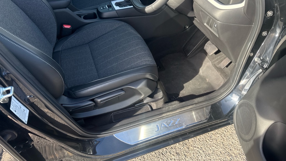 Honda Jazz 1.5 i-MMD Hybrid Advance 5dr eCVT Hybrid Hatchback - Image 25