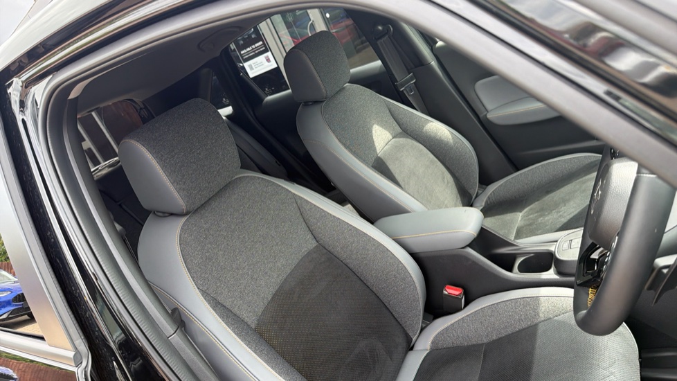 Honda Jazz 1.5 i-MMD Hybrid Advance Sport 5dr eCVT Hybrid Hatchback - Image 24