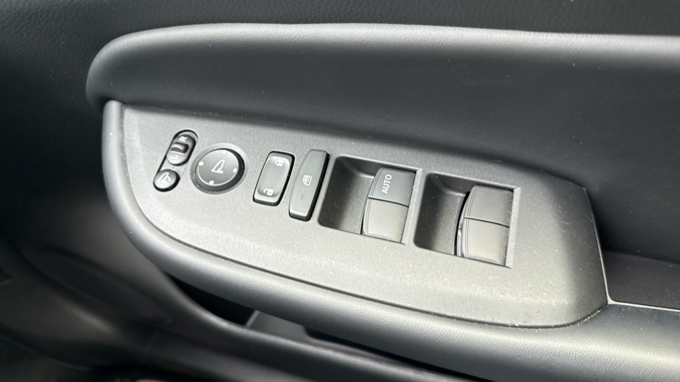 Honda Jazz 1.5 i-MMD Hybrid SR 5dr eCVT Hybrid Hatchback - Image 39
