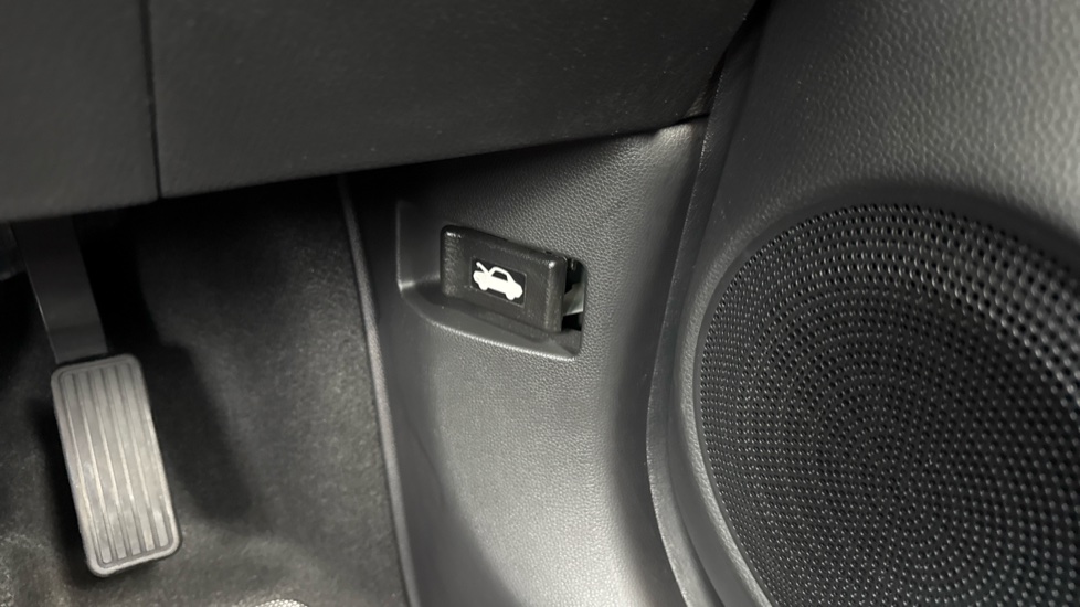 Honda Jazz 1.5 i-MMD Hybrid SR 5dr eCVT Hybrid Hatchback - Image 40