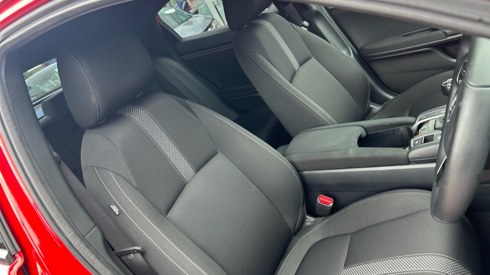 Honda Civic 1.5 VTEC Turbo Sport 5dr Petrol Hatchback - Image 24