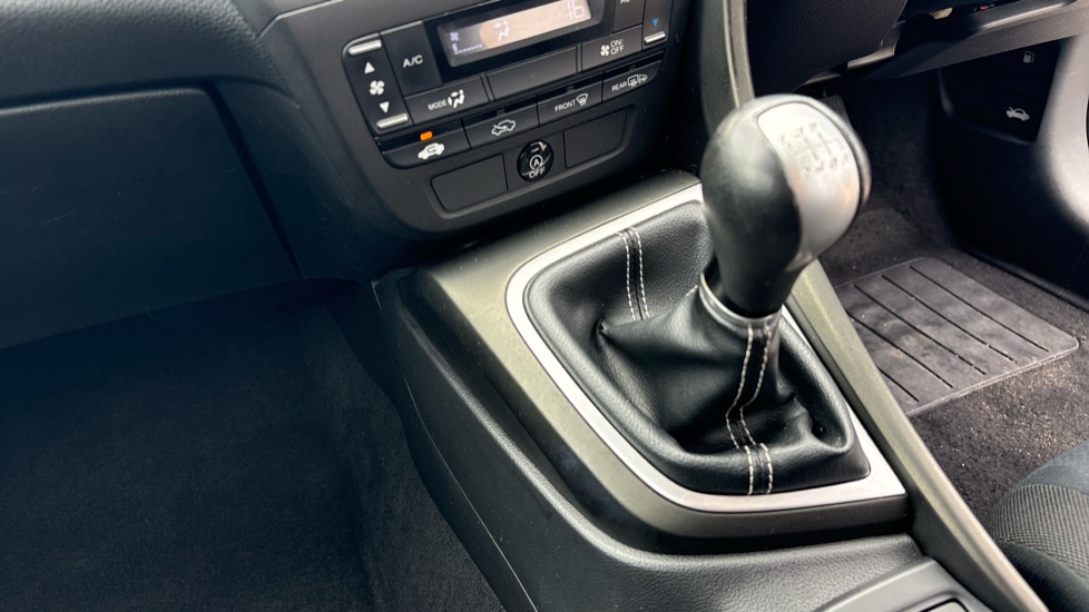 Honda Civic 1.4 i-VTEC SE-T 5dr Petrol Hatchback - Image 23