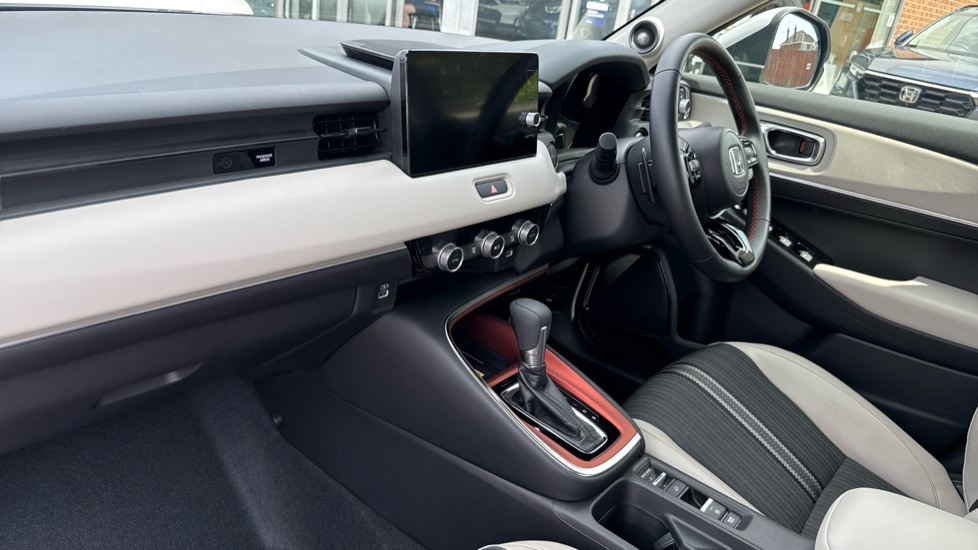Honda HR-V 1.5 eHEV Advance Style 5dr CVT Hybrid Hatchback - Image 2