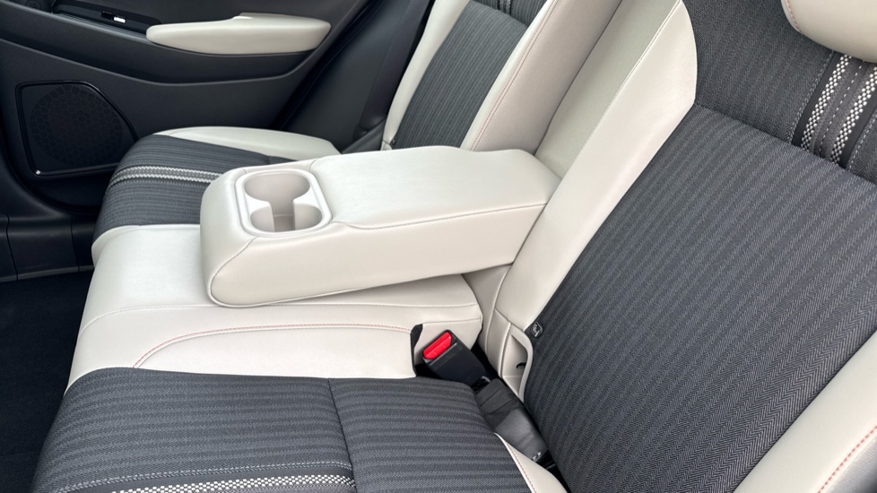 Honda HR-V 1.5 eHEV Advance Style 5dr CVT Hybrid Hatchback - Image 32