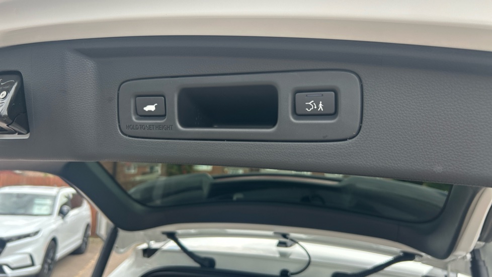 Honda CR-V 2.0 ePHEV Advance Tech 5dr eCVT Estate - Image 27
